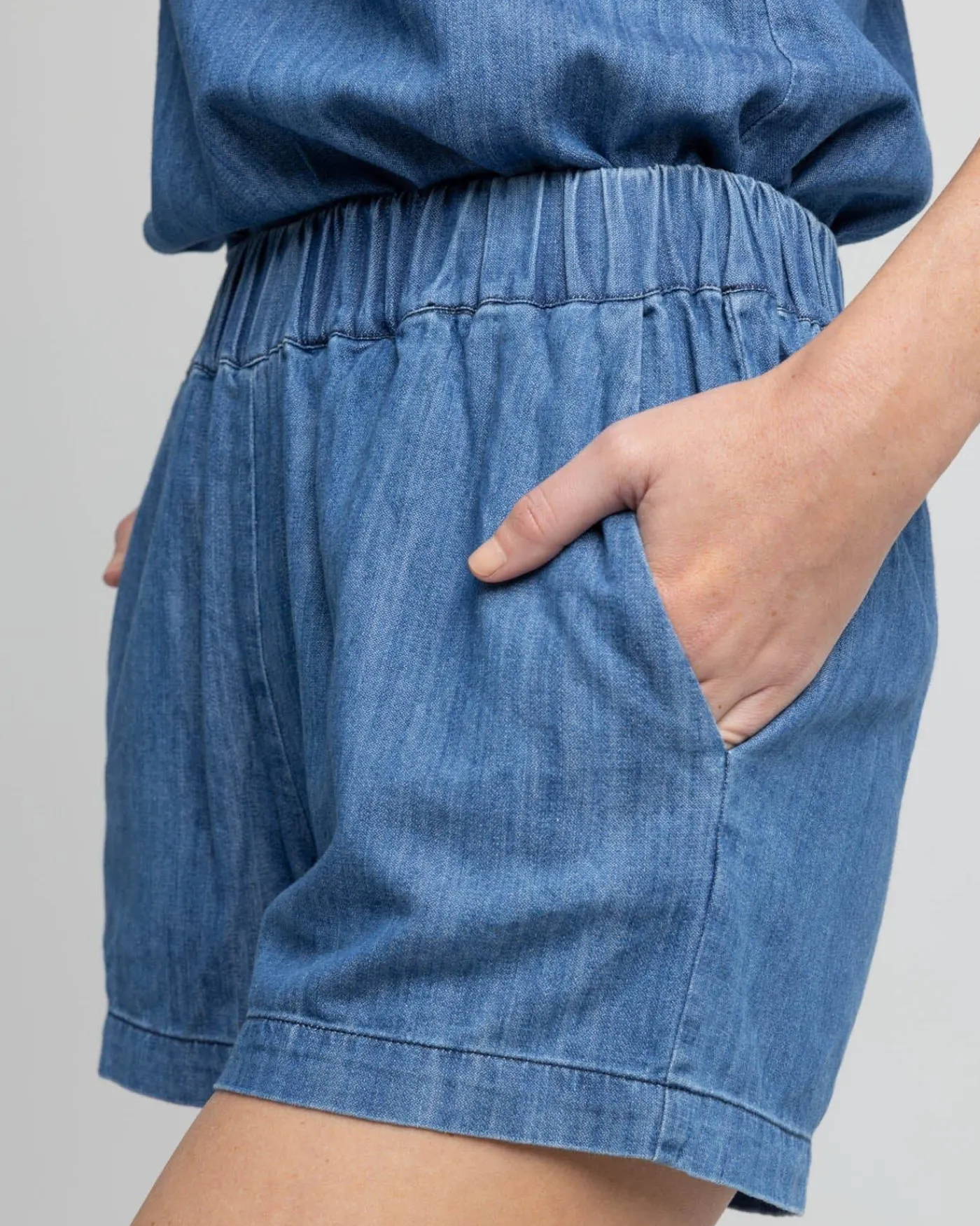 Best Sale Southern Tide Mary Ellen Denim Short Medium Wash Indigo